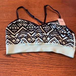 NWT! VS pink bralette size medium